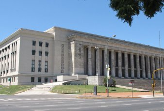 Universidades: m�s de 30 esperan su permiso para reabrir