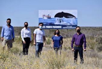 La defensa del intendente de Puerto Pir�mides por la foto con el cartel: "No fue una inauguraci�n, fue un refreshing"