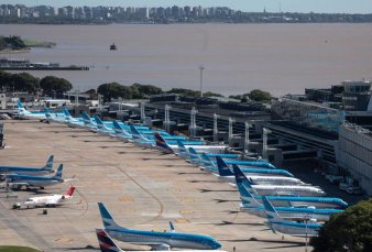 Tras siete meses sin operar, reabre el Aeroparque con una nueva pista