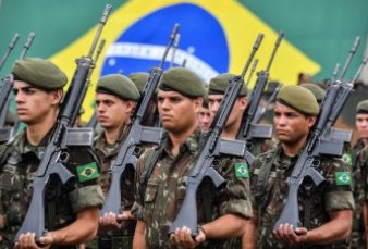 Brasil: renunci la cpula de las Fuerzas Armadas y se agrava la crisis poltica