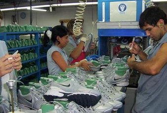 Mientras busca socio, Nike vuelve a producir zapatillas en la Argentina