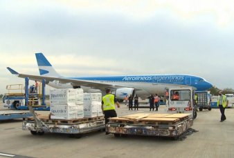 Se demora la llegada de las vacunas y el Gobierno analiza endurecer las restricciones