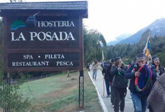 Mapuches tomaron una hostera en Villa La Angostura: dicen que el predio se los entreg Roca en 1902