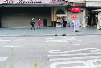 Por cierre de comercios, Corrientes cerca de convertirse en una avenida fantasma