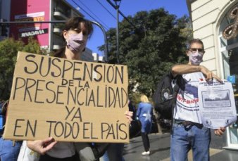 Los docentes porteos vuelven al paro y reclaman la virtualidad