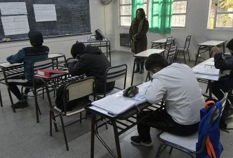 Volvieron las clases presenciales en la Provincia con un paro y quejas de municipios