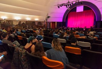 Les bajan impuestos a gimnasios, cines, teatros y boliches porteos