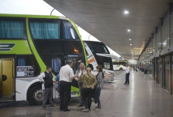 Micros llegan a las vacaciones con 12.000 empleados suspendidos