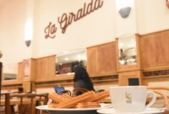 Reabri La Giralda, el bar notable del chocolate con churros