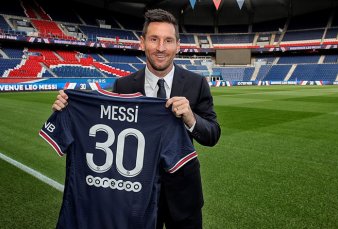 Messimana: tras la firma del contrato el PSG ya puso a la venta las camisetas del crack