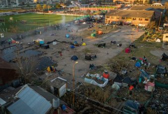 Ordenan el desalojo "pacfico" de una toma de tierras en Barracas