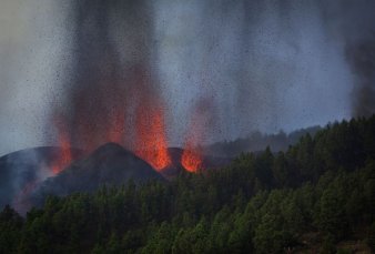 Entr en erupcin un volcn en las Islas Canarias y ya hay 5000 evacuados