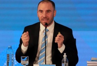 Guzm�n insiste que no va a devaluar y culpa al Fondo de "demorar" el acuerdo