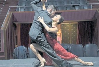 Despus de las restricciones, el tango volvi a la calle Corrientes