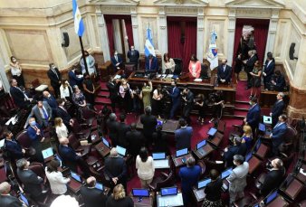 Juraron los 24 nuevos senadores y Cristina perdi� la mayor�a en el Senado
