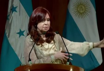 Cristina critic� el "ajuste" del FMI, en plena b�squeda de un acuerdo