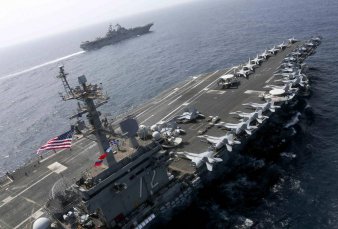 La OTAN mueve barcos y cazas y EE.UU. pone en alerta sus tropas por la crisis de Ucrania
