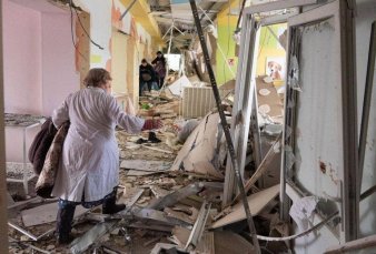 Estupor internacional por el bombardeo ruso a un hospital maternal en Maripol