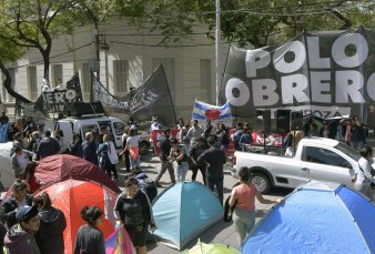 El Gobierno les saca 180.000 planes a los piqueteros y se los dan a provincias y municipios
