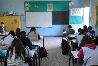 En Santa Fe anunciaron que los alumnos del secundario no repetirn ms el ao