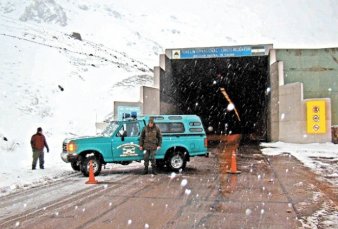 Contina cerrado el Paso Internacional Cristo Redentor por las intensas nevadas