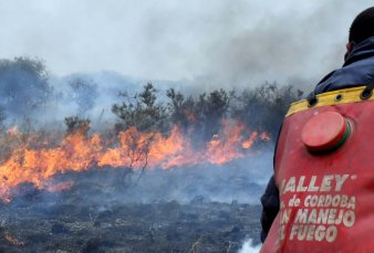 Buscan a un "motopirmano" por los incendios forestales en Crdoba