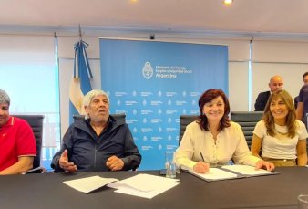 Moyano cerr� una suba de 107% y otros gremios piden tres d�gitos