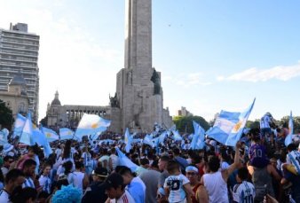 La Selección le dio un respiro a los argentinos y las calles del país se colmaron de festejos