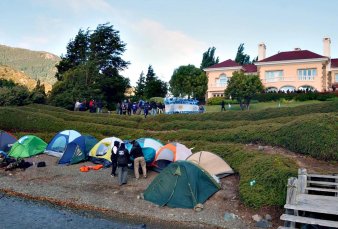 Grabois irrumpi� con violencia en la estancia Lago Escondido y acamp�