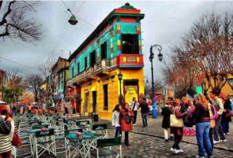 Boom de turismo en Buenos Aires: la ciudad recibió 240% más visitantes que en el 2021
