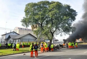 Un conflicto gremial mantiene paralizado el puerto de Rosario