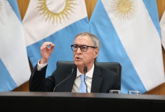 Con crticas a la Nacin, Schiaretti abri el ao legislativo