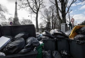 Más de 7.000 toneladas de basura inundan la capital francesa
