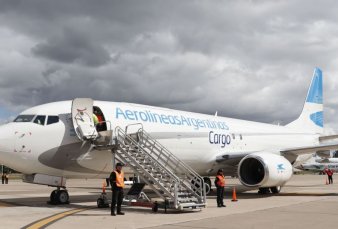 Aerolneas present un carguero para "poner en valor" la produccin