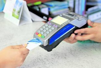 Cae el uso de tarjetas de crdito por tasas altas y menor poder de compra