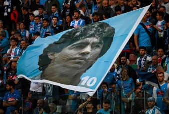 Napoli festeja su tercer título con los hinchas convencidos de que Maradona lo hizo posible