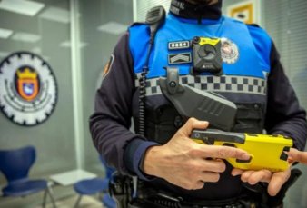 Las pistolas Taser llegaron a la Ciudad: se usarn en el subte y de a dos policas