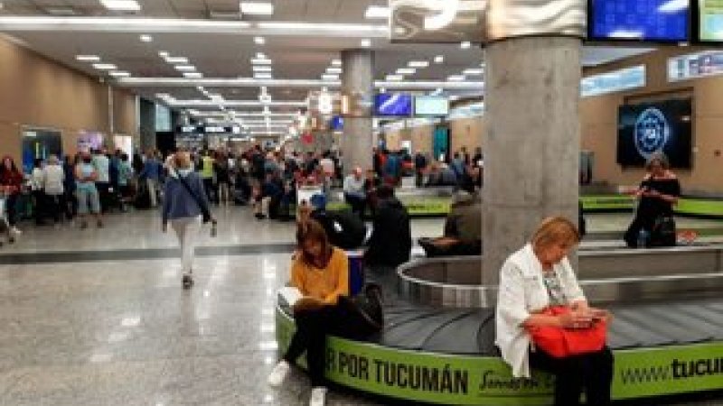 Más De 3000 Pasajeros Afectados Por Un Paro En Aeroparque Ejes De Comunicación 6761