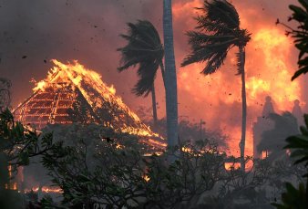 Isla de Hawái, devastada por feroz incendio