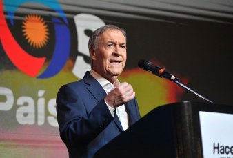 Schiaretti pide un frente de unidad nacional para ganarle a Milei