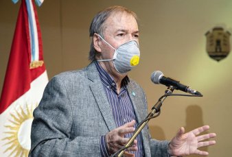 Schiaretti tiene Covid y suspendi actos