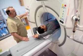 Suspenden tomografías por falta de insumos