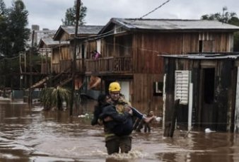 Suben a 31 los muertos por el ciclón en el sur de Brasil