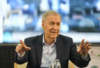 Schiaretti est abierto a negociar y se toma el tiempo para decidir