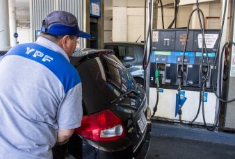 Tras las elecciones, YPF sorprendi con un aumento de 3,5% en los combustibles