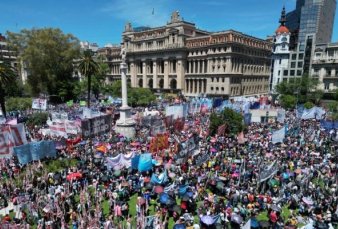 La CGT reclam derogar el megadecreto y alista su plan de lucha contra el Gobierno