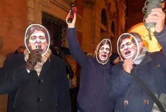 Con máscaras de Milei, ultraderechistas protestaron en Italia