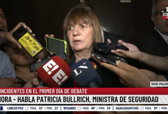 Declaraciones de Patricia Bullrich: Defiende el Operativo durante la Marcha y Advierte sobre Distintivos Partidarios