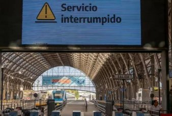 Amenazan con un paro de trenes, que ayer corrieron con demoras