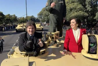 Desfile militar por el 9 de Julio: Javier Milei y Victoria Villarruel se mostraron juntos a bordo de un tanque